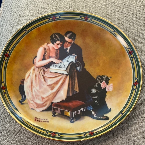 Norman Rockwell Decorative Plates Set and book. - Picture 12 of 16